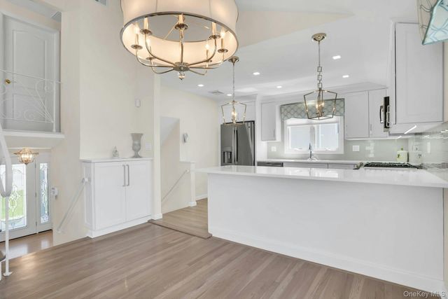 258 E 5th Street, Deer Park, NY 11729