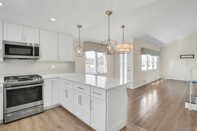 258 E 5th Street, Deer Park, NY 11729