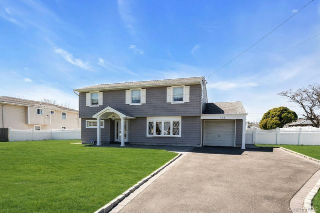 258 E 5th Street, Deer Park, NY 11729