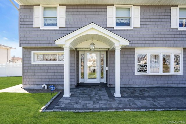 258 E 5th Street, Deer Park, NY 11729