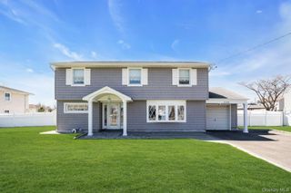258 E 5th Street, Deer Park, NY 11729