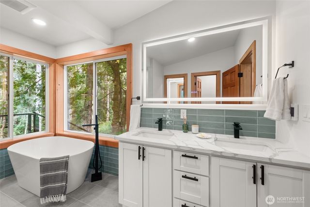 13214 SW 224th Street, Vashon, WA 98070