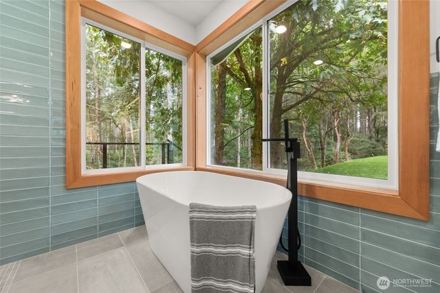 13214 SW 224th Street, Vashon, WA 98070