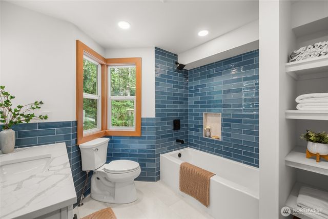 13214 SW 224th Street, Vashon, WA 98070