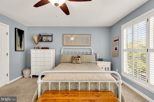 1737 KINGSGATE CT, Alexandria, VA 22302
