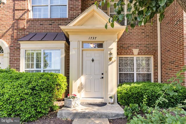 1737 KINGSGATE CT, Alexandria, VA 22302