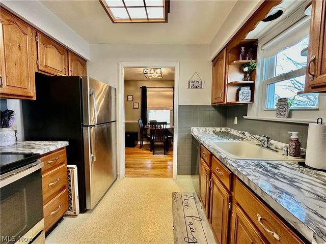 287 E 330th Street, Willowick, OH 44095