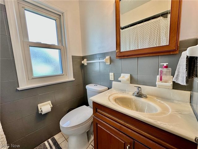 287 E 330th Street, Willowick, OH 44095