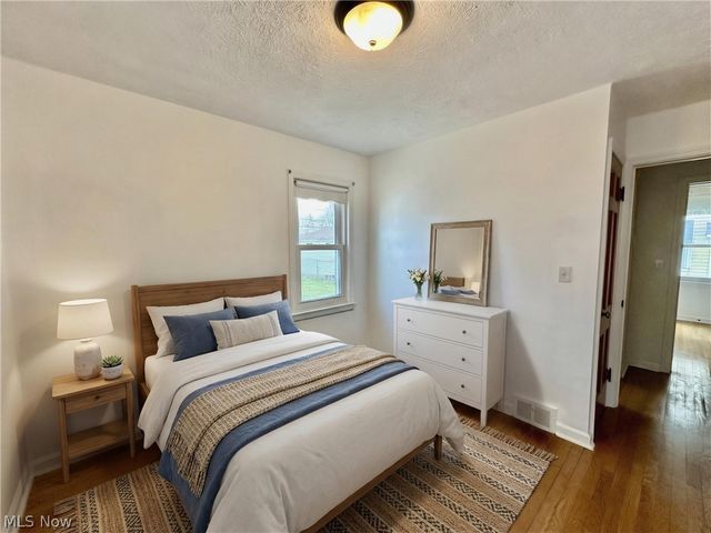 287 E 330th Street, Willowick, OH 44095