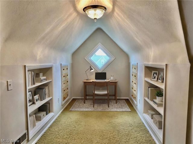 287 E 330th Street, Willowick, OH 44095