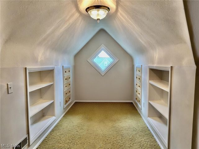 287 E 330th Street, Willowick, OH 44095