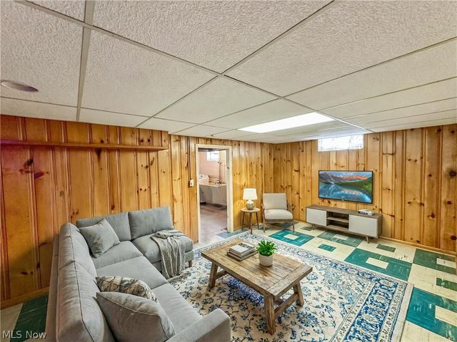 287 E 330th Street, Willowick, OH 44095