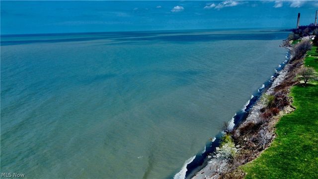 287 E 330th Street, Willowick, OH 44095