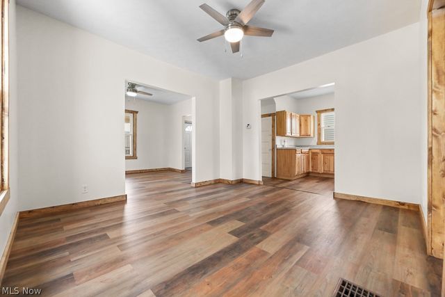 215 E Pennsylvania Avenue, Sebring, OH 44672