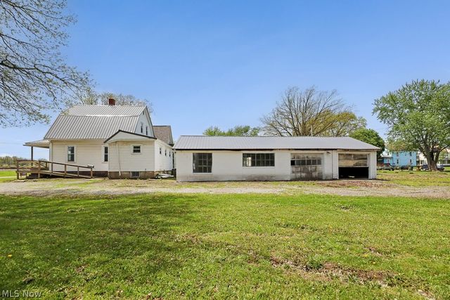 215 E Pennsylvania Avenue, Sebring, OH 44672