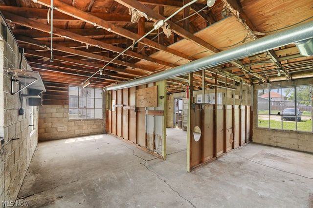 215 E Pennsylvania Avenue, Sebring, OH 44672