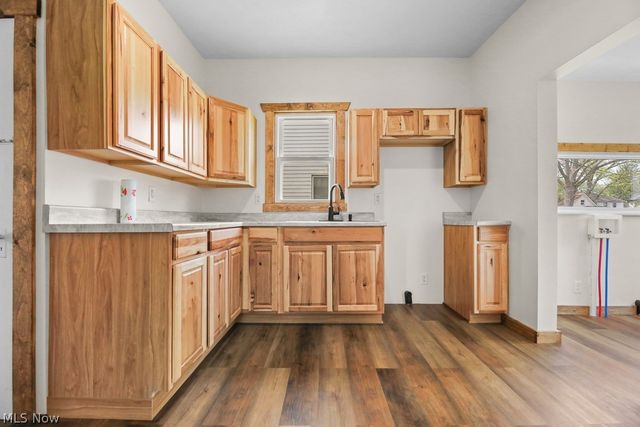 215 E Pennsylvania Avenue, Sebring, OH 44672