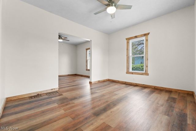 215 E Pennsylvania Avenue, Sebring, OH 44672