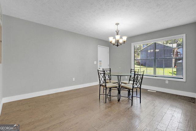 1850 Coachman Cove SW, Snellville, GA 30078