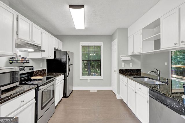 1850 Coachman Cove SW, Snellville, GA 30078