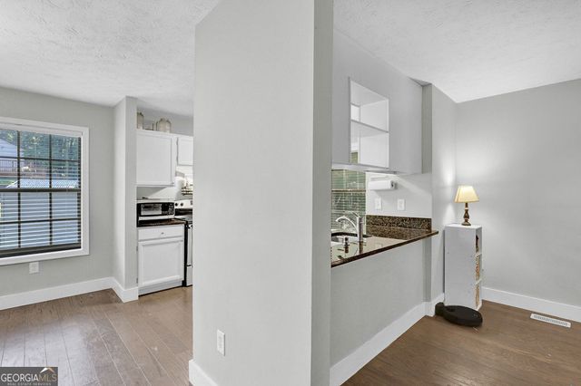 1850 Coachman Cove SW, Snellville, GA 30078