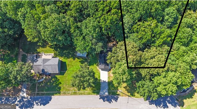 1850 Coachman Cove SW, Snellville, GA 30078