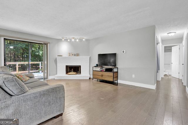 1850 Coachman Cove SW, Snellville, GA 30078