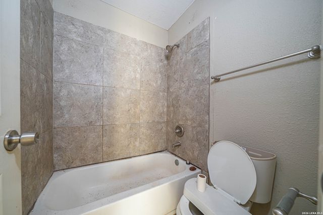 7555 LINCOLN VILLAGE DR, San Antonio, TX 78244