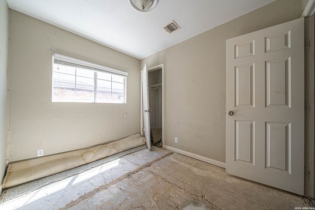 7555 LINCOLN VILLAGE DR, San Antonio, TX 78244
