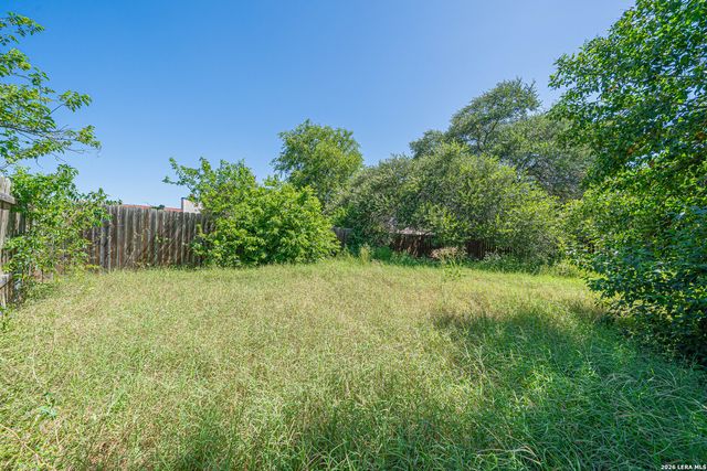7555 LINCOLN VILLAGE DR, San Antonio, TX 78244