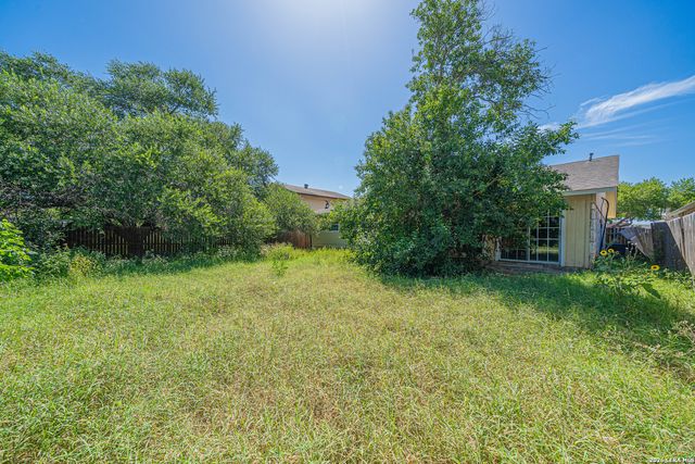 7555 LINCOLN VILLAGE DR, San Antonio, TX 78244