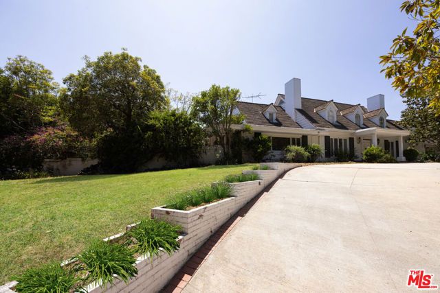 327 Delfern Drive, Los Angeles, CA 90077