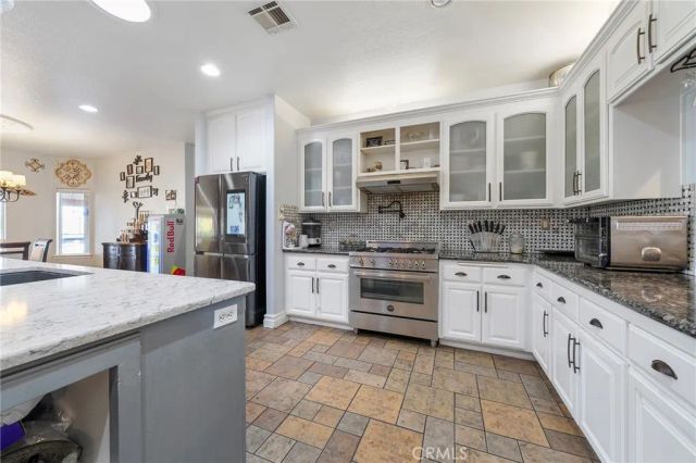 7172 Jargon St, Hesperia, CA 92344