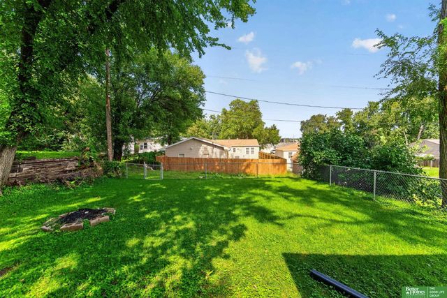 6618 B Street, Omaha, NE 68106