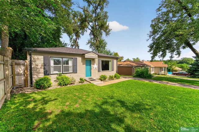 6618 B Street, Omaha, NE 68106