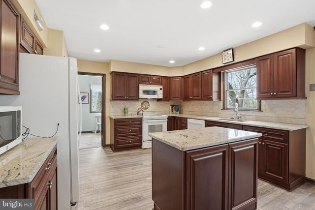 1964 MELMAR RD, Huntingdon Valley, PA 19006