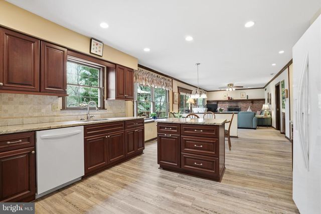 1964 MELMAR RD, Huntingdon Valley, PA 19006