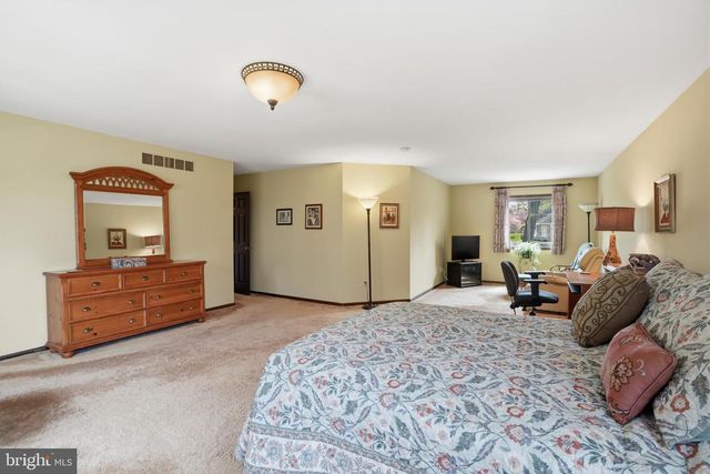 1964 MELMAR RD, Huntingdon Valley, PA 19006