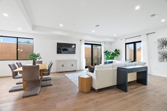 916 Woodside Road, Redwood City, CA 94061