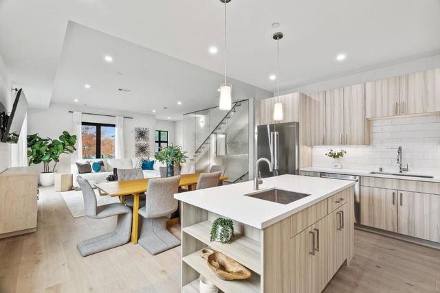 916 Woodside Road, Redwood City, CA 94061