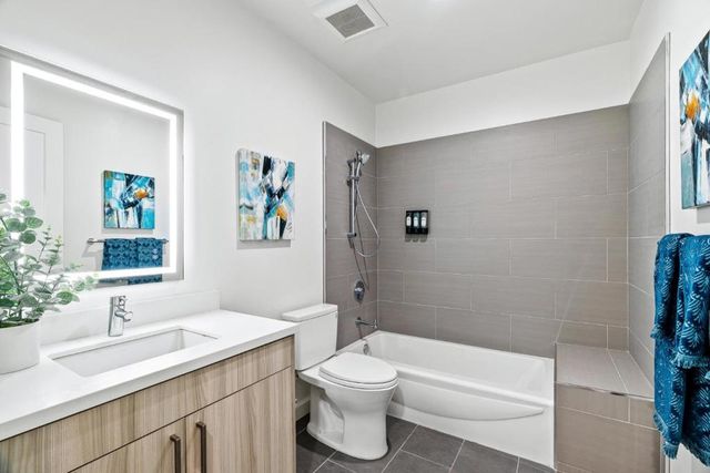 916 Woodside Road, Redwood City, CA 94061