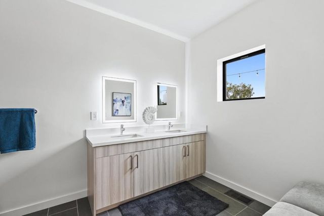 916 Woodside Road, Redwood City, CA 94061