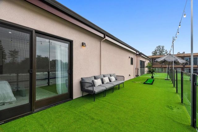 916 Woodside Road, Redwood City, CA 94061