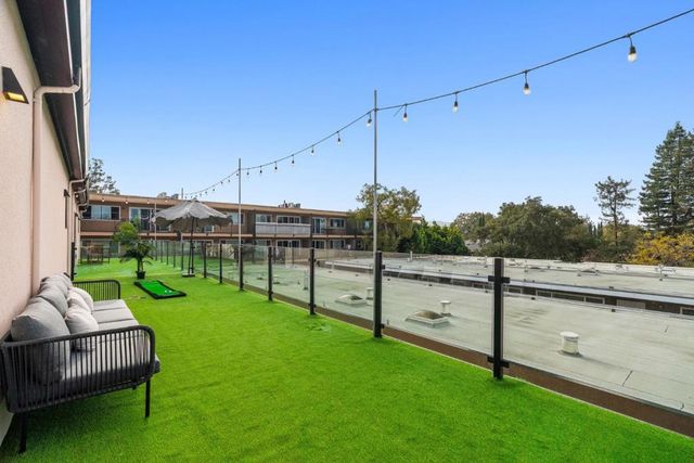 916 Woodside Road, Redwood City, CA 94061