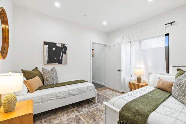 916 Woodside Road, Redwood City, CA 94061