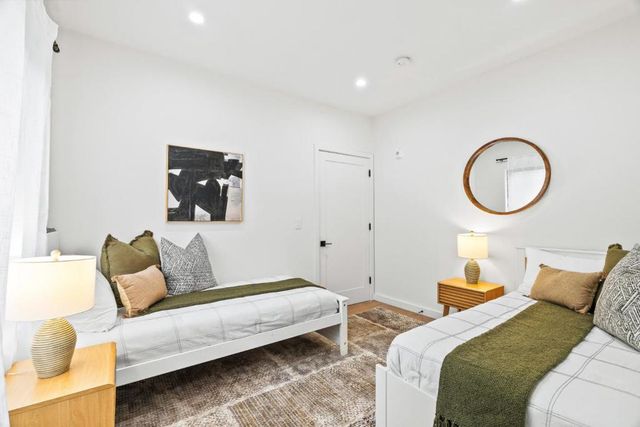 916 Woodside Road, Redwood City, CA 94061