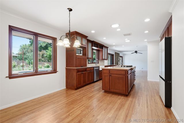 2853 E 35th Place, Tulsa, OK 74105