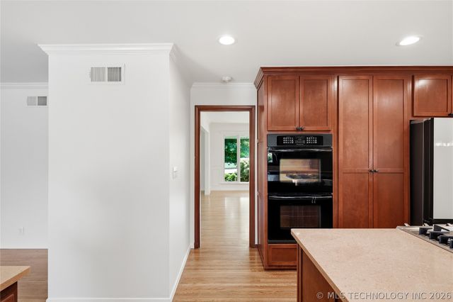 2853 E 35th Place, Tulsa, OK 74105