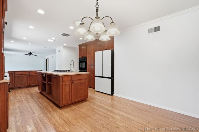 2853 E 35th Place, Tulsa, OK 74105