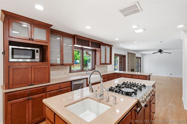 2853 E 35th Place, Tulsa, OK 74105